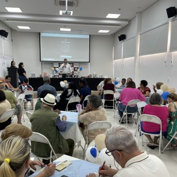 Motivação e confraternização no auditório da ADEPOM